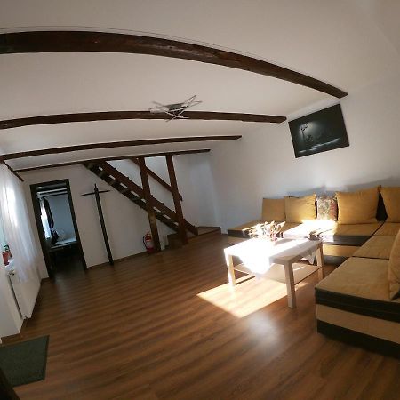 Casa De Oaspeti Laura Rîşnov 외부 사진