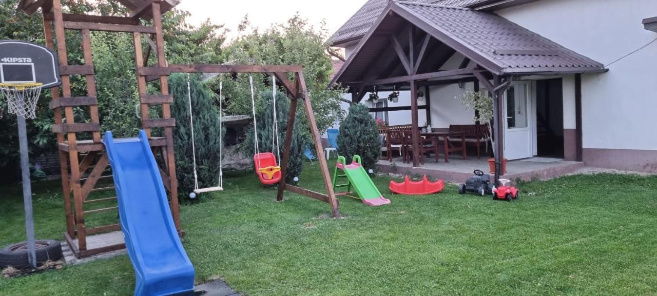 Casa De Oaspeti Laura Rîşnov 외부 사진