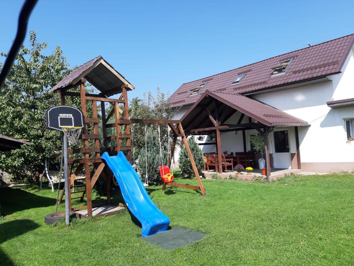 Casa De Oaspeti Laura Rîşnov 외부 사진