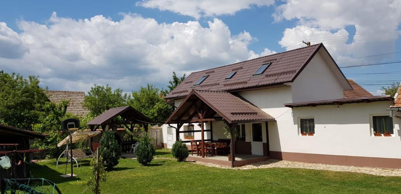 Casa De Oaspeti Laura Rîşnov 외부 사진