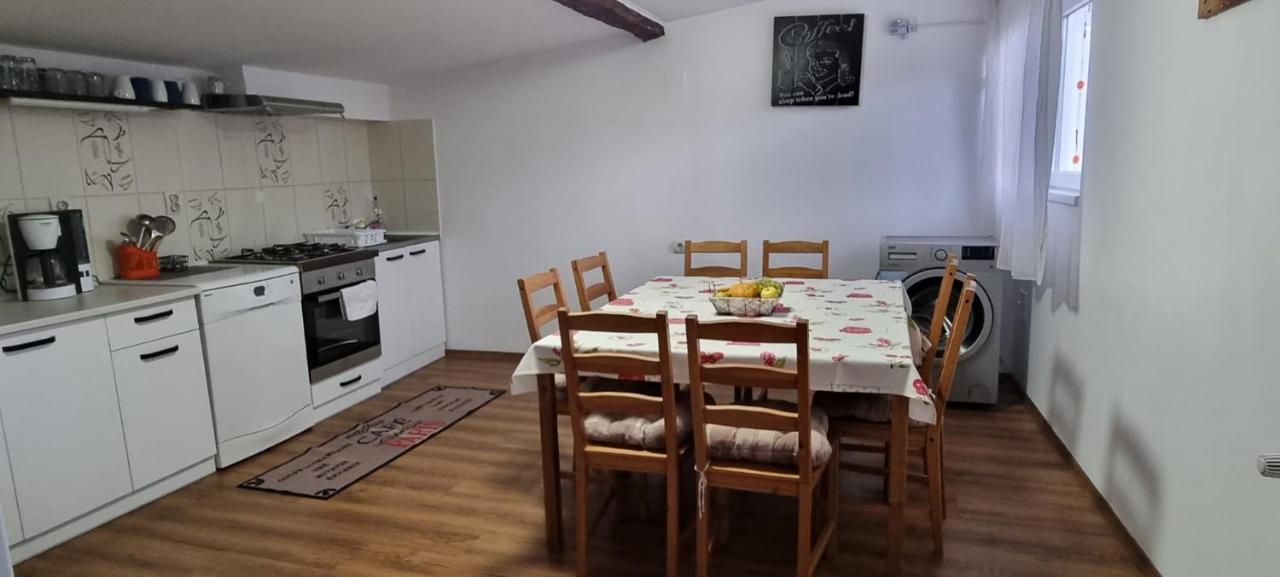 Casa De Oaspeti Laura Rîşnov 외부 사진