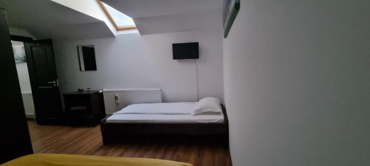 Casa De Oaspeti Laura Rîşnov 외부 사진